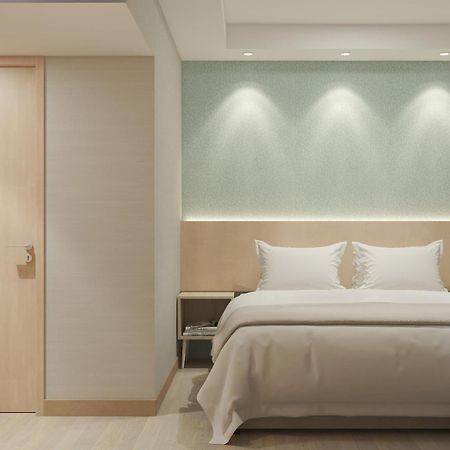 Eightin Hotel Sudirman Giacarta Esterno foto